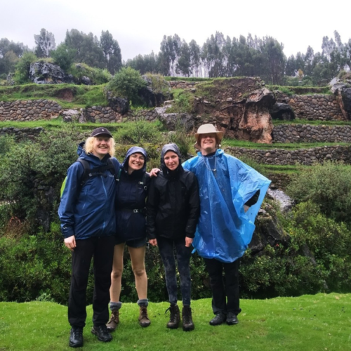 En Rupha Trek ofrecemos espacios tranquilos donde el silencio aquieta esos pensamientos que abruman nuestra cotidianidad. Entonces, solo queremos contemplar y abrazar esos paisajes andinos, llenitos de aromas, colores y escucha. Allí nos nutrimos del silencio y de tanta belleza. En Rupha Trek ofrecemos espacios tranquilos donde el silencio aquieta esos pensamientos que abruman nuestra cotidianidad. Entonces, solo queremos contemplar y abrazar esos paisajes andinos, llenitos de aromas, colores y escucha. Allí nos nutrimos del silencio y de tanta belleza.